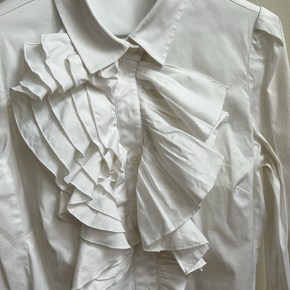 Andy the-Anh White ruffles and waves blouse - Picture 2 of 5